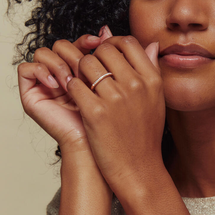 Bron Stax Memoire Ring 2 mm 750 Roségold mit Brillanten