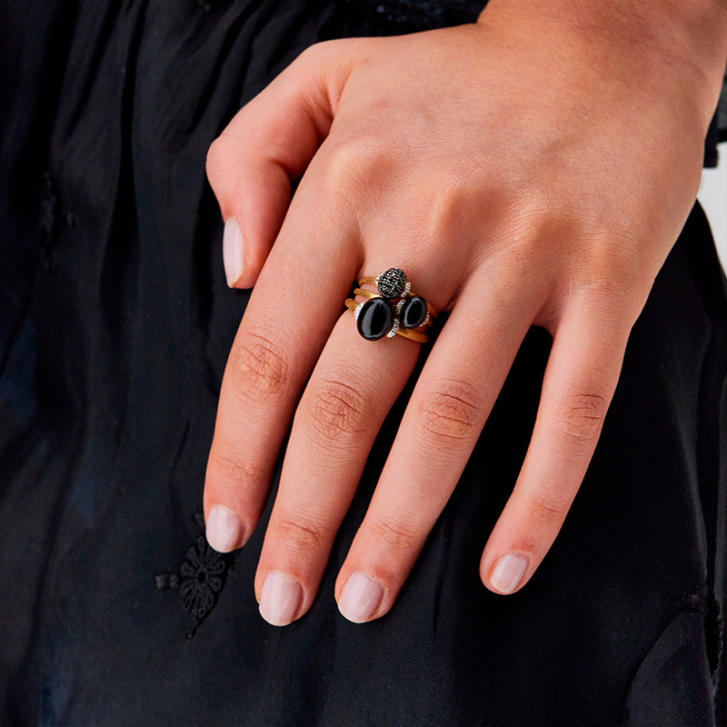 Dancing Mystery Black Ring 750 Gelbgold mit schwarzen Brillanten