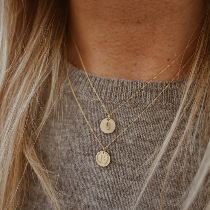 Olivenzweig Disc Ø 10 mm mit Gravur und Kette 750 Gelbgold