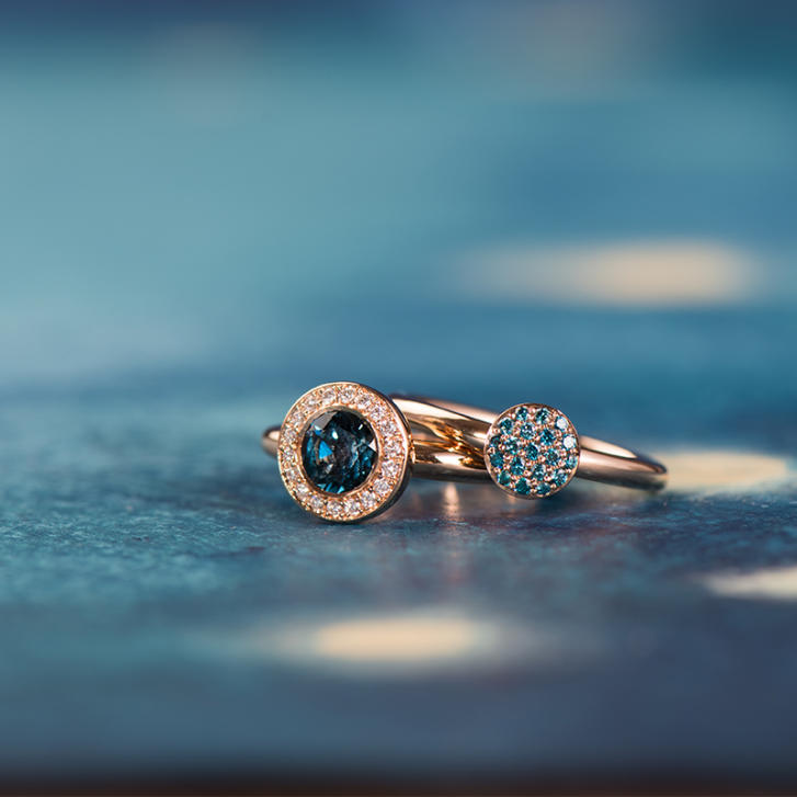 Bron Stardust Ring 750 Roségold mit blauen Brillanten