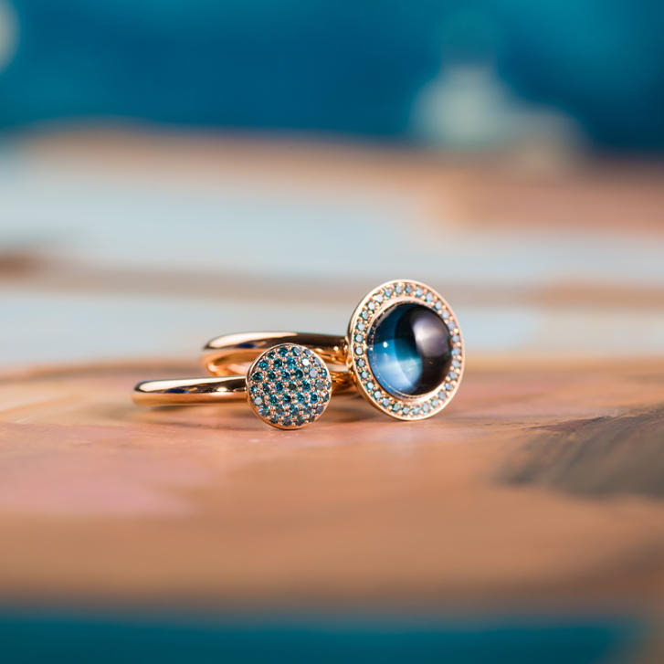 Bron Sushi Ring 10 mm 750 Roségold mit blauen Brillanten und London blue Topaz