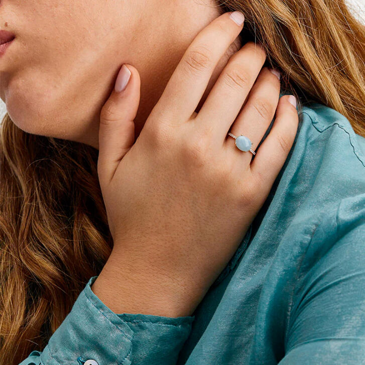 Dancing Azure Ring 750 Gelbgold mit Aquamarin und Brillanten
