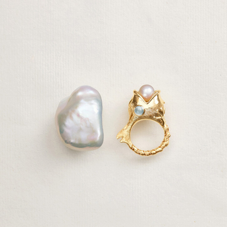 Young Fish Ring 750 Gelbgold mit Aquamarin & weißer Akoya Perle