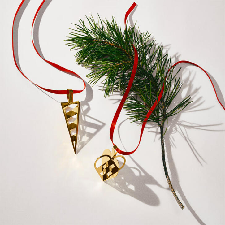 Christmas Ornament 2025 Spitztüte vergoldet