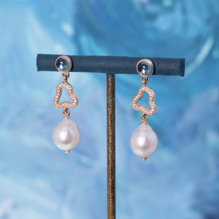 Joy Cloud Ohrringe 750 Roségold mit London Blue Topas, Südseeperle & Brillanten