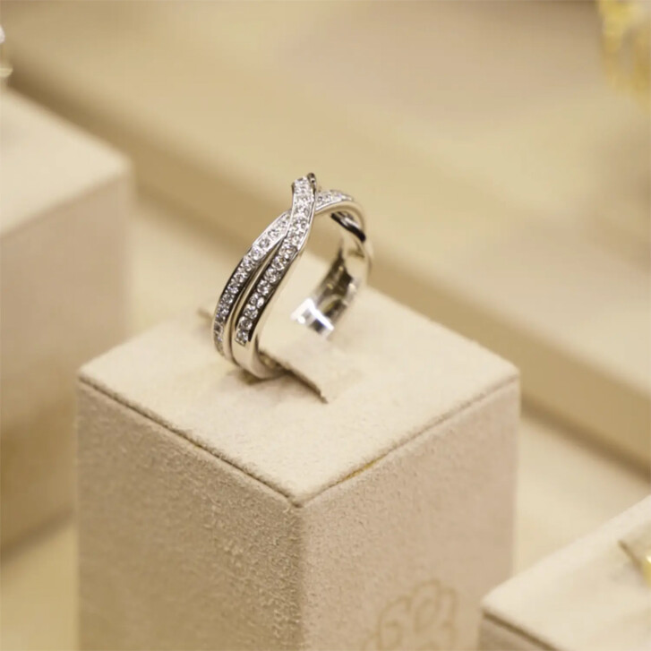 Perception Twist Ring 750 Weißgold rhodiniert mit Brillanten