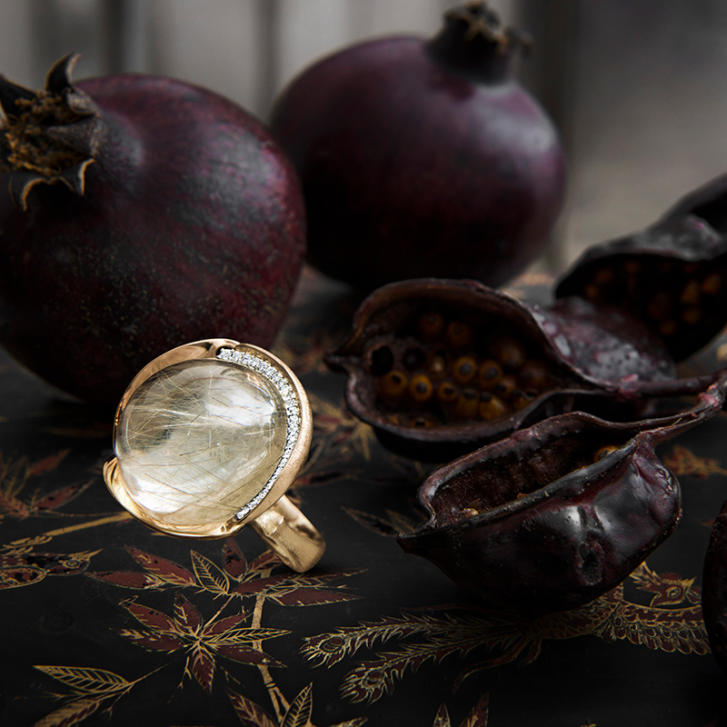Lotus Ring No.4 750 Gelb- und Roségold mit Brillanten und Rutilquarz